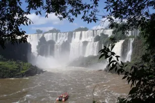 Imagem ilustrativa da imagem 7 diárias em Foz do Iguaçu e voos saindo de Vitória por apenas R$ 735