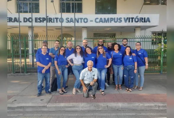 Equipe de professores do cursinho pré-Ifes da Unipró