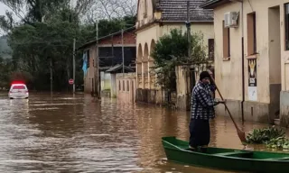 Imagem ilustrativa da imagem Com avanço de frente fria, RS permanece em alerta para temporais