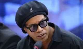 Imagem ilustrativa da imagem Em CPI, Ronaldinho nega envolvimento em pirâmide financeira com criptomoeda