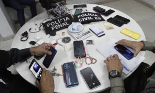 Imagem ilustrativa da imagem Polícia descobre esquema de aluguel de celulares para presos do semiaberto no ES