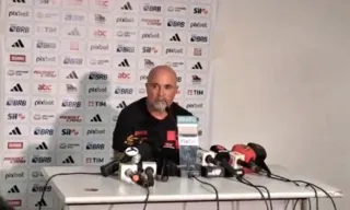 Imagem ilustrativa da imagem Sampaoli explica mudanças na escalação do Flamengo em derrota para o Athlético-PR