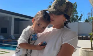 Imagem ilustrativa da imagem Após batalha judicial, Kylie Jenner e Travis Scott mudam o nome do filho