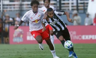 Imagem ilustrativa da imagem Botafogo vira no 1º tempo, mas cede empate ao Red Bull Bragantino nos acréscimos