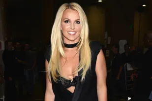 Imagem ilustrativa da imagem Britney Spears publica foto com Taylor Swift antes da fama; veja imagem