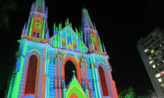 Imagem ilustrativa da imagem Catedral de Vitória vira point para fotos com iluminação