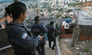 Imagem ilustrativa da imagem Consórcio do crime troca armas e drogas por proteção para fugitivos no ES