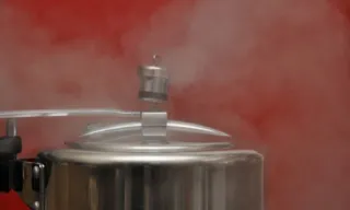 Imagem ilustrativa da imagem Explosão de panela de pressão causa incêndio em casa de Vitória