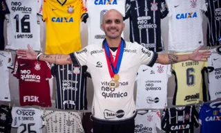Imagem ilustrativa da imagem Fábio Santos se prepara para despedida do Corinthians após 'pior ano da carreira'