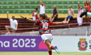 Imagem ilustrativa da imagem Flamengo supera Botafogo e fatura primeira edição da Copinha Feminina