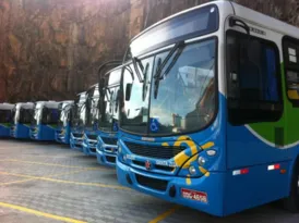 Imagem ilustrativa da imagem Gangue invade ônibus do Transcol, ameaça e rouba passageiros em Vitória