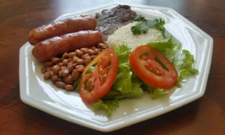 Imagem ilustrativa da imagem Gasto médio de R$ 48 para comer fora de casa em Vitória