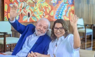 Imagem ilustrativa da imagem Lula concede a Janja a mais alta condecoração da Ordem do Rio Branco