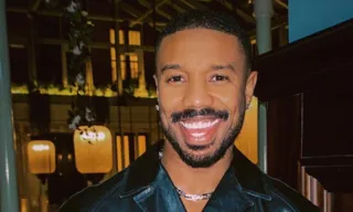 Imagem ilustrativa da imagem Michael B. Jordan bate violentamente sua Ferrari em carro estacionado