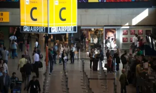 Imagem ilustrativa da imagem Passageiros enfrentam atrasos nos aeroportos de Congonhas e Guarulhos