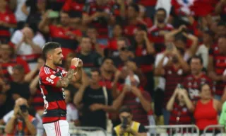 Imagem ilustrativa da imagem Pulgar, Arrascaeta e Varela chegam ao Rio para reforçar o Flamengo