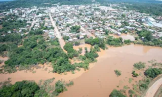 Imagem ilustrativa da imagem Rio Grande do Sul tem 5 mortes e 28 mil pessoas fora de casa por causa das chuvas