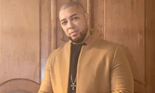 Imagem ilustrativa da imagem Ton Carfi ainda mais intimista