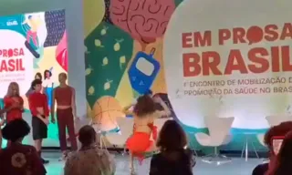 Imagem ilustrativa da imagem VÍDEO | Oposição critica dança erótica em evento da Saúde; ministério se pronuncia