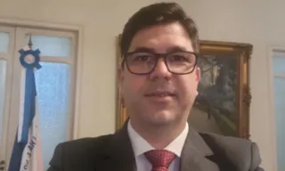 Imagem ilustrativa da imagem Vaga entre Diniz e deputados