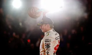 Imagem ilustrativa da imagem Verstappen vence em Las Vegas e iguala importante marca de Vettel