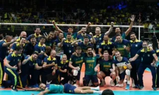 Imagem ilustrativa da imagem Volêi Masculino: Brasil vence a Itália e garante vaga nas Olimpíadas de Paris 2024