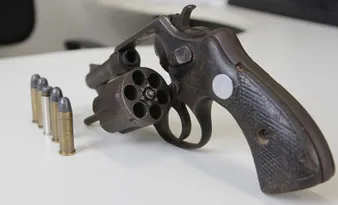 Imagem ilustrativa da imagem Registro de armas neste ano cai mais de 40% no ES