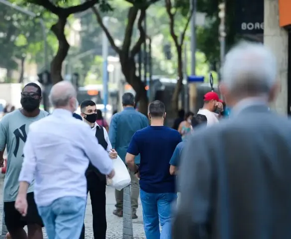 Imagem ilustrativa da imagem Expectativa de vida sobe para 75,5 anos após queda na pandemia