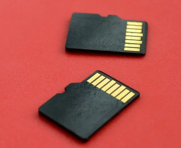 Imagem ilustrativa da imagem Homem engole chip de celular e cartão de memória antes de ser preso em MG