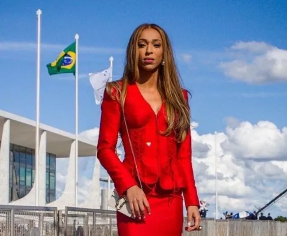 Imagem ilustrativa da imagem 'Inadmissível', diz Erika Hilton sobre governo manter campo 'sexo' no novo RG