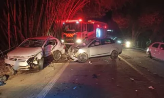 Imagem ilustrativa da imagem Acidente entre dois carros deixa um morto e seis feridos em rodovia no ES