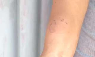 Imagem ilustrativa da imagem Balconista é agredida pelo marido por causa de presente de natal na Serra