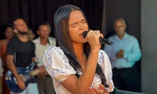 Imagem ilustrativa da imagem Cantora gospel de 18 anos morre após acidente de trânsito na BA