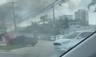 Imagem ilustrativa da imagem Carro pega fogo na subida de ponte em Vitória