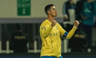 Imagem ilustrativa da imagem Cristiano Ronaldo terá de depor por gesto obsceno após gritos de 'Messi'