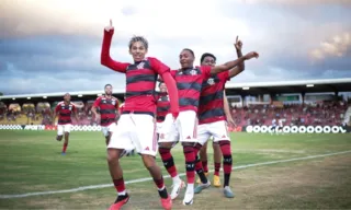 Imagem ilustrativa da imagem Flamengo pode encaminhar vaga para a 2ª fase e Vasco busca vitória na Copinha