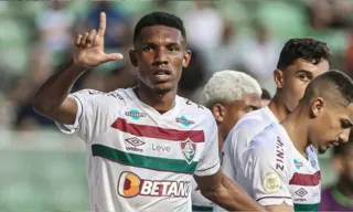 Imagem ilustrativa da imagem Fluminense anuncia a contratação em definitivo e atacante Lelê assina até 2028