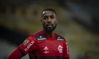 Imagem ilustrativa da imagem Gerson vai passar por cirurgia na sexta, e Flamengo evita dar prazo de volta