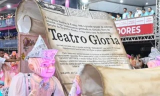 Imagem ilustrativa da imagem História do Teatro Glória brilha em desfile da Chegou O Que Faltava