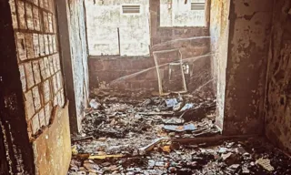 Imagem ilustrativa da imagem Incêndio destrói apartamento e vítima pula do segundo andar para fugir das chamas
