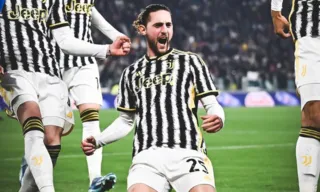Imagem ilustrativa da imagem Juventus supera Roma e fica mais perto da líder Inter de Milão