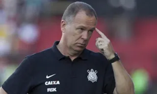 Imagem ilustrativa da imagem Mano diz que continua no Corinthians e coloca futuro nas mãos da diretoria