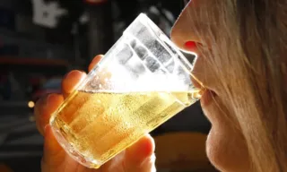 Imagem ilustrativa da imagem Mulheres no ES consomem mais álcool que a média nacional