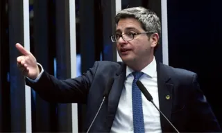 Imagem ilustrativa da imagem Oposição demora a reagir, mas acusa “perseguição”