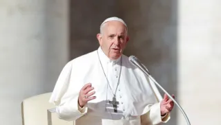 Imagem ilustrativa da imagem Papa diz que barriga de aluguel é prática deplorável e pede sua proibição