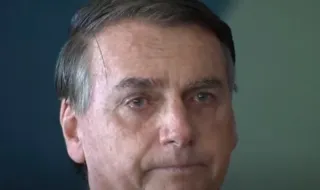 Imagem ilustrativa da imagem "Perseguição implacável", afirma Bolsonaro sobre operação da PF