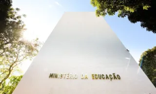 Imagem ilustrativa da imagem Piso salarial dos professores de educação básica será de R$ 4.580, diz MEC