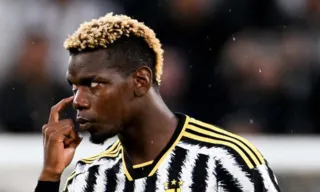 Imagem ilustrativa da imagem Pogba lamenta suspensão por doping e diz que vai recorrer: 'Coração partido'