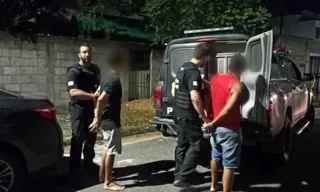 Imagem ilustrativa da imagem Polícia prende suspeitos de matar mulher a tiros na frente do filho no ES