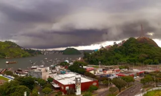 Imagem ilustrativa da imagem Previsão de chuva e trovoadas no ES durante o fim de semana